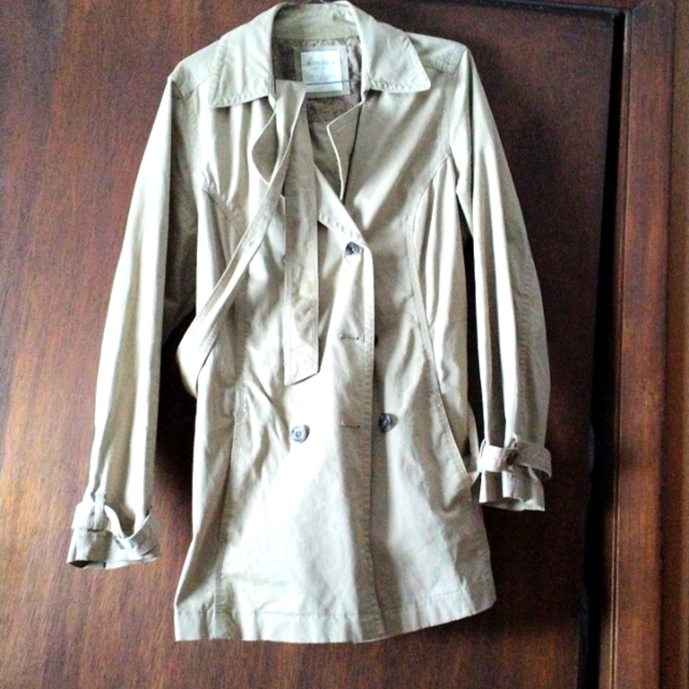 Tan Trench size Large